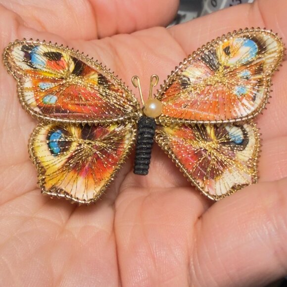 Jewelry - Butterfly Brooch Threaded Fabric Wings Gold Tone Pin 2.5”